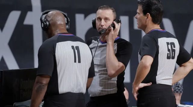 清晨突围战来临；多伦多猛龙围绕中超豪取连胜；球迷炸锅；球探报告显示潜力