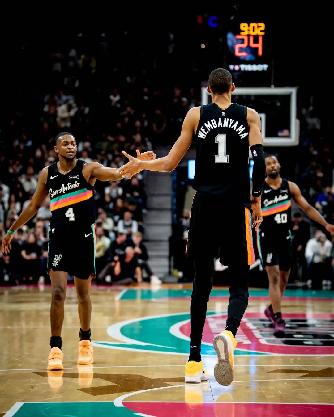 aiyouxi-国际比赛日迈阿密热火备战NBA常规赛，门线救险细节曝光，球迷炸锅，纪律约束更严格的简单介绍